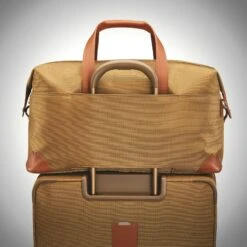 Hartmann Ratio Classic Deluxe 2 Weekend Duffel 4 Hartmann Ratio Classic Deluxe 2 Weekend Duffel -Luggage Pros Shop Hartmann Ratio Classic Deluxe 2 Weekend Duffel 3
