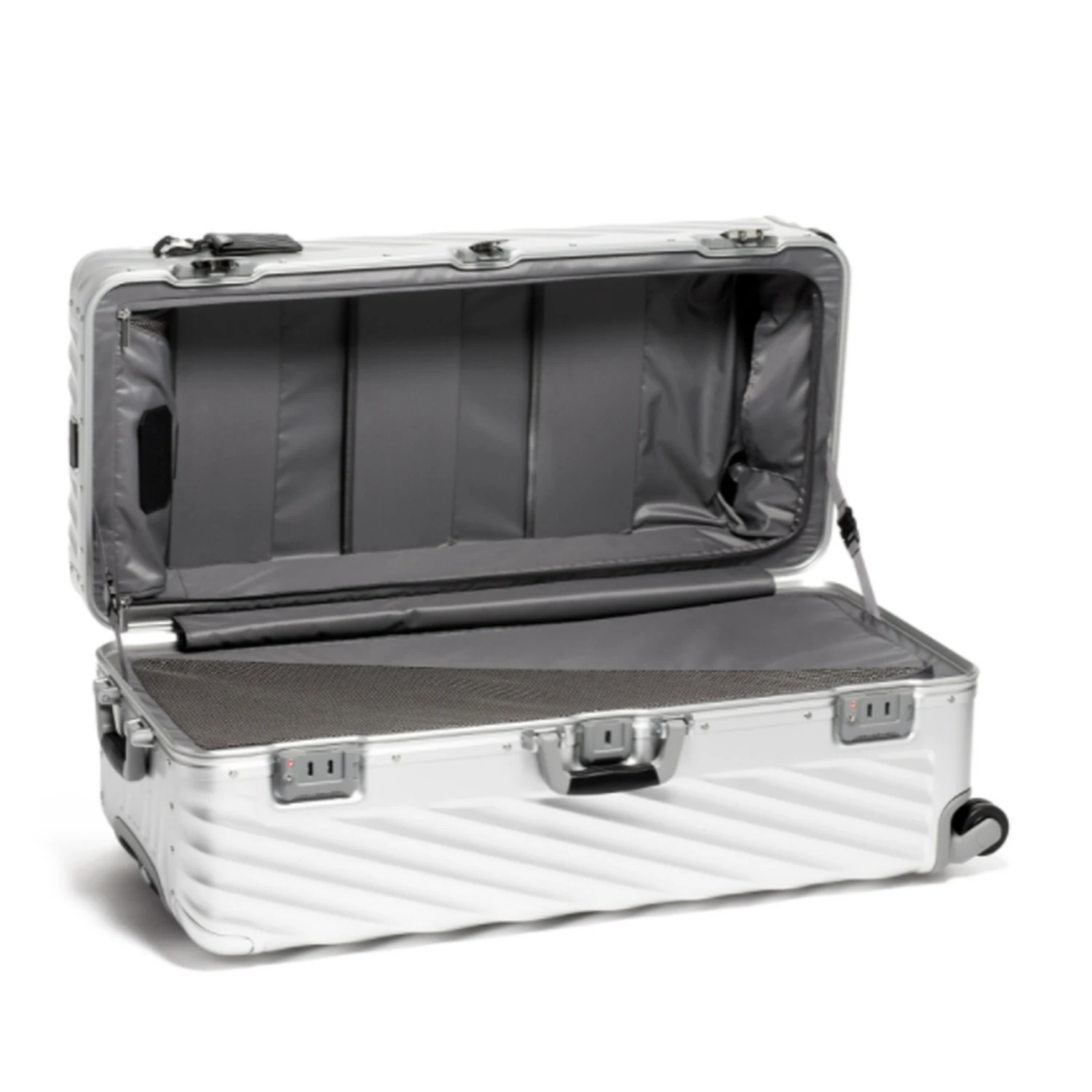 TUMI 19 Degree Aluminum Rolling Trunk TUMI 19 Degree Aluminum Rolling Trunk -Luggage Pros Shop TUMI 19 Degree Aluminum Rolling Trunk 4